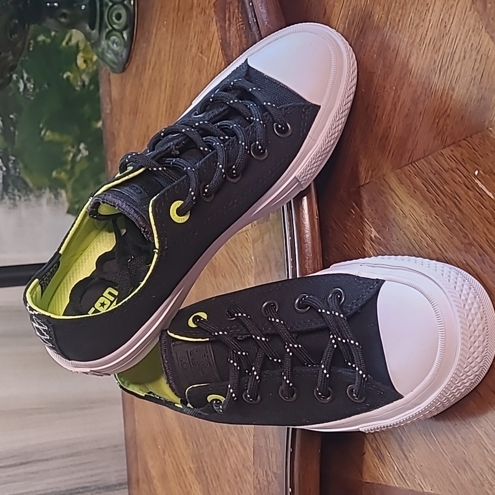 Converse Chuck Taylor All Star II Ox volt Lunarlon low sneaker  Womens 6 Mens 4